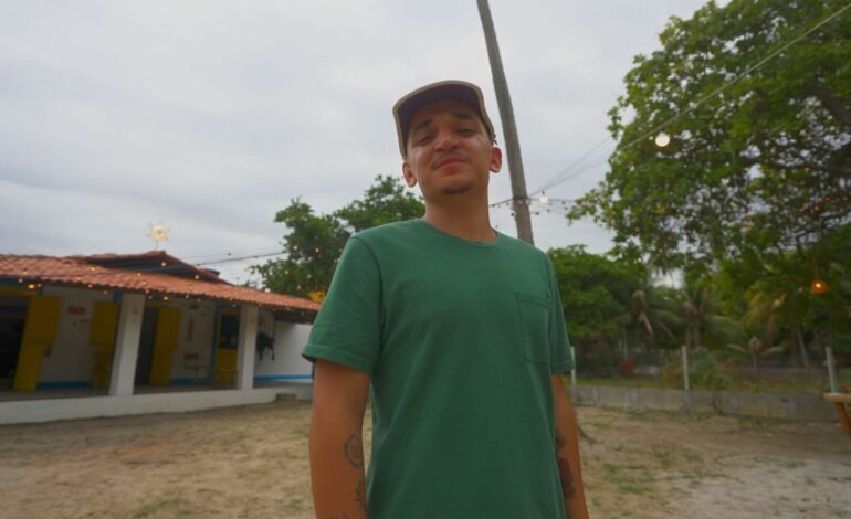 João Gomes criou um refúgio chamado Casa do Caranguejo, loca