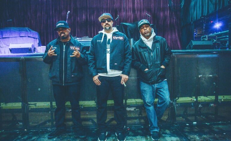 O grupo de hip-hop latino Cypress Hill se apresenta no