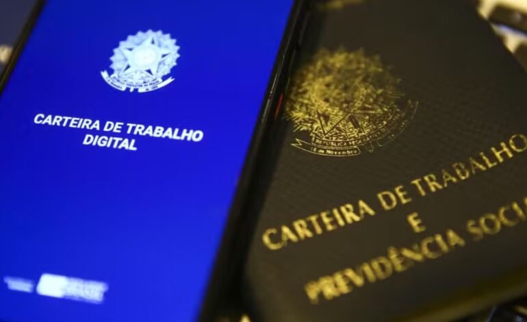 O Brasil criou 255,3 mil empregos formais em