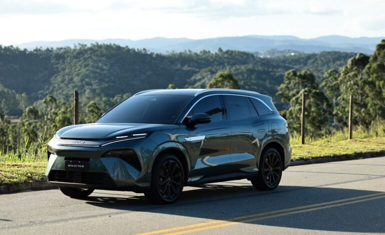 A BYD apresentou no Salão do Automóvel de 2025 o