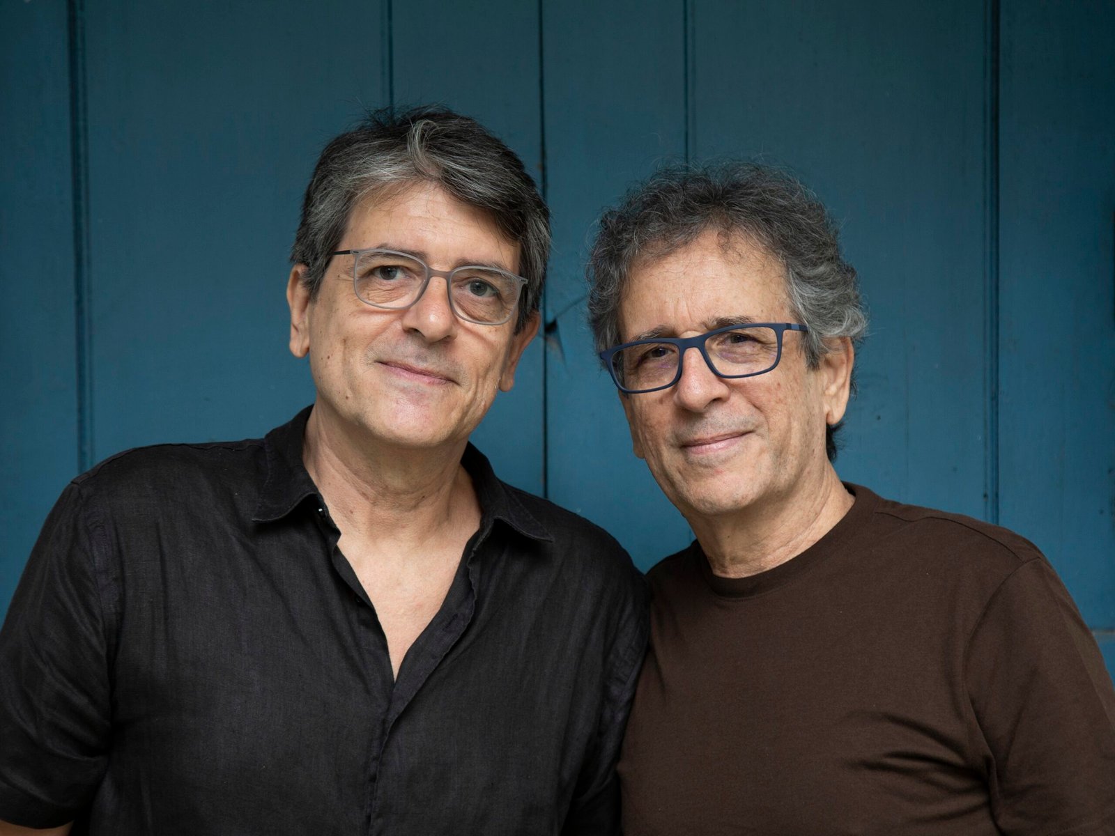 Os irmãos Chico e Mario Adnet lançaram o álbum “Falso