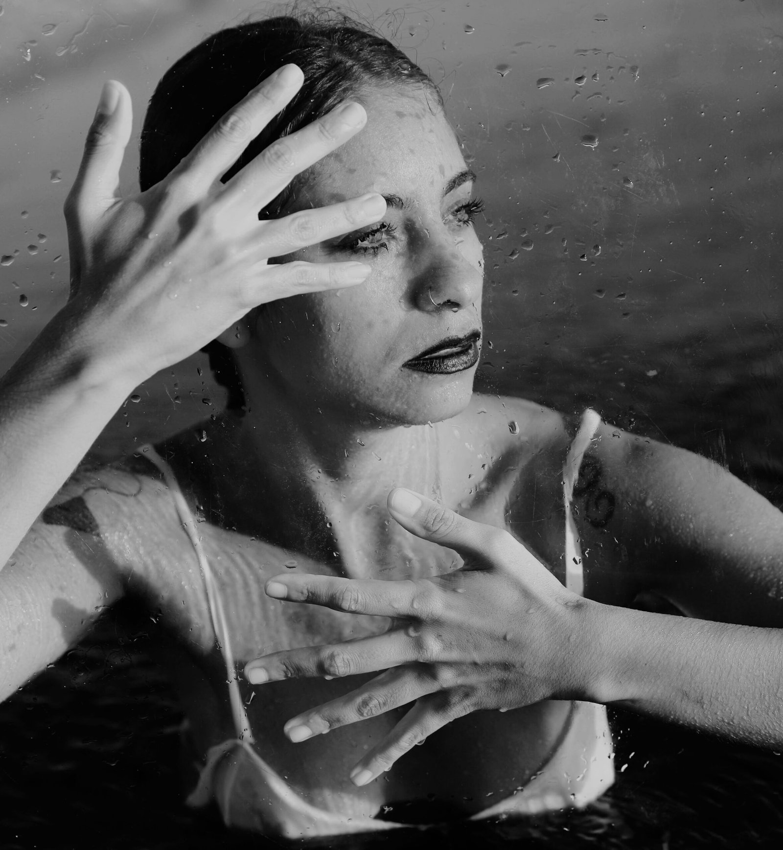 A cantora Julia Vargas lançará no dia 10 de abril