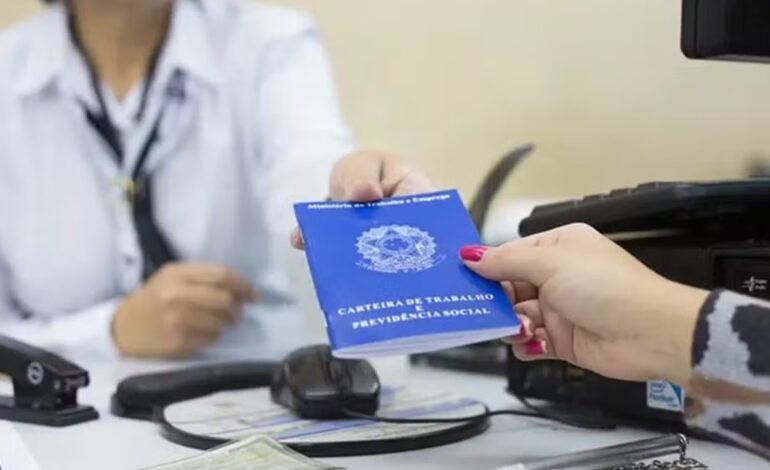 Empresas têm adotado programas de demissão voluntária (PDV)