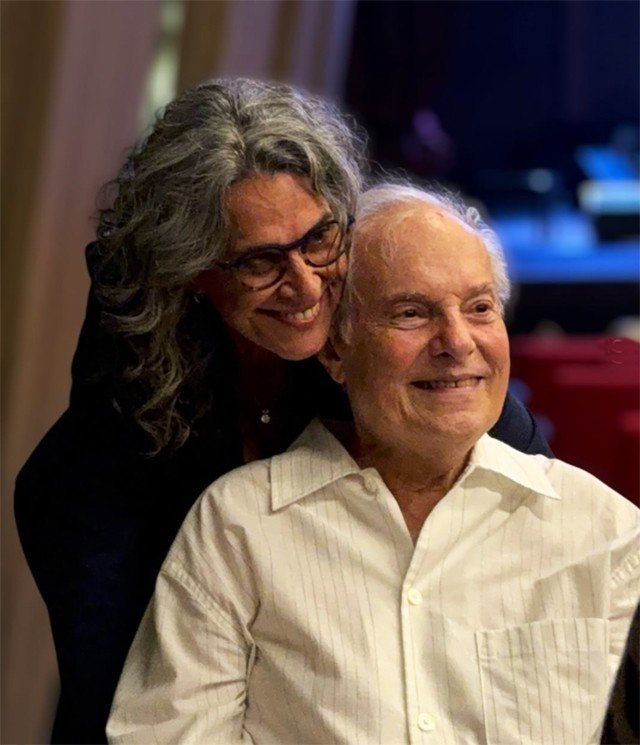 O compositor e pianista Francis Hime e a cantora Simone