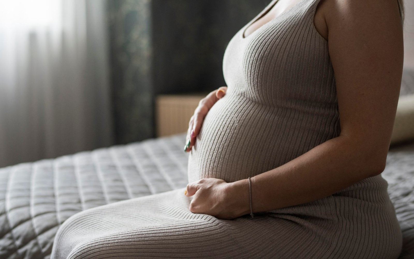 Mais de 380 mil mulheres foram demitidas sem