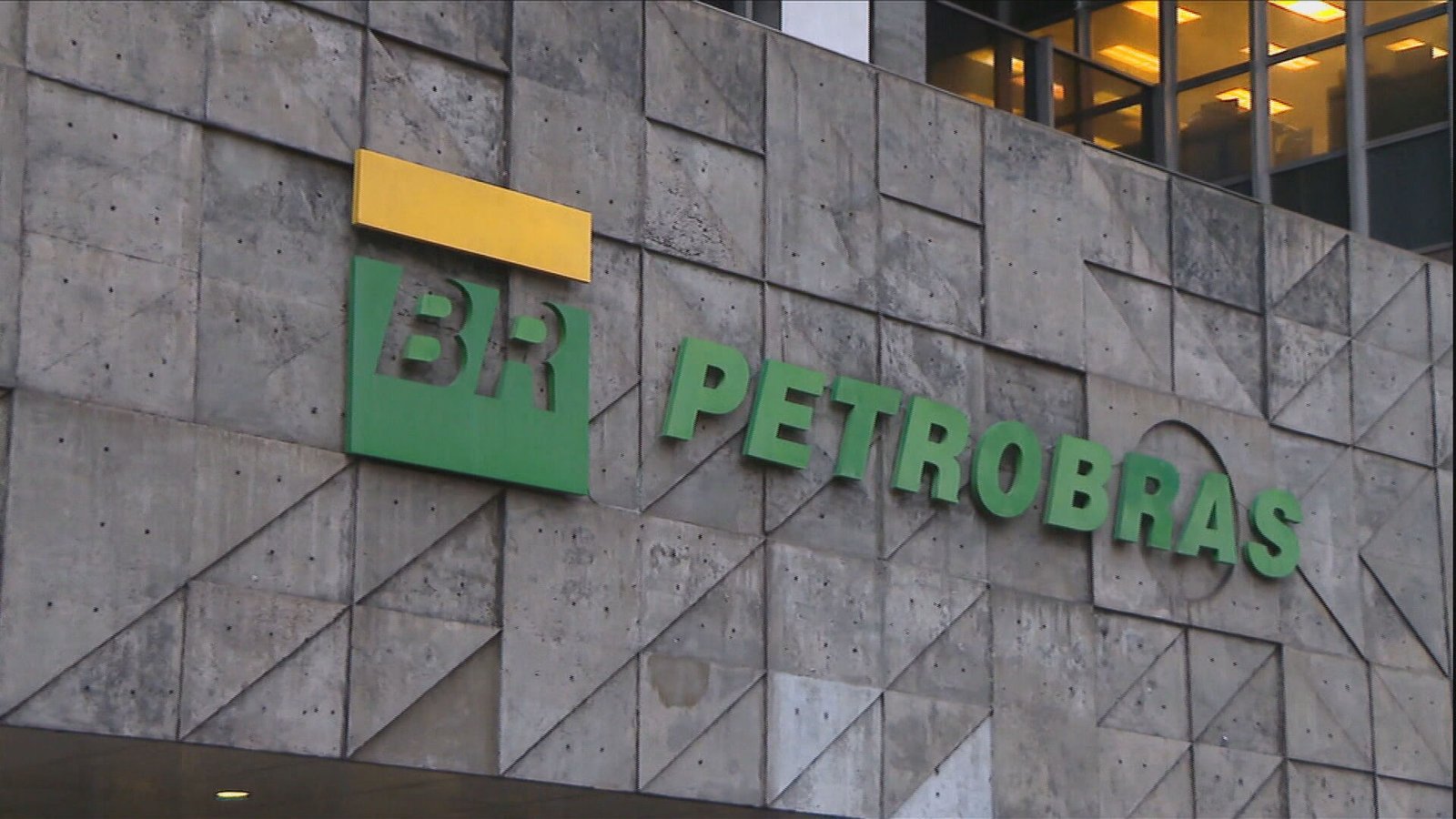A Petrobras anunciou aumento de R$ 0,38 no preço do
