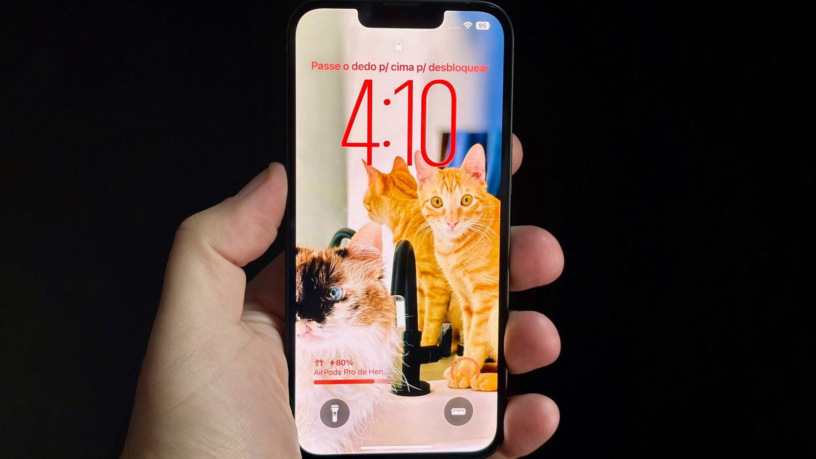 O iPhone 17e começou a ser vendido no Brasil nesta