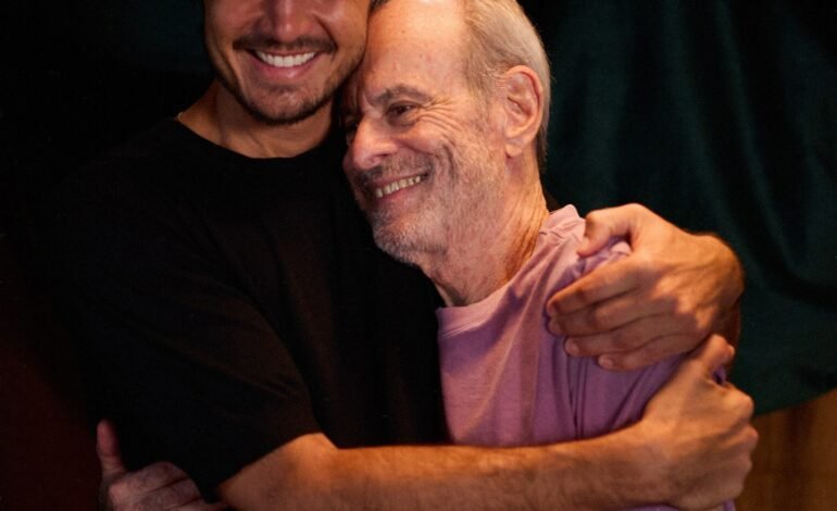 Tiago Iorc lançou em 27 de março a regravação do