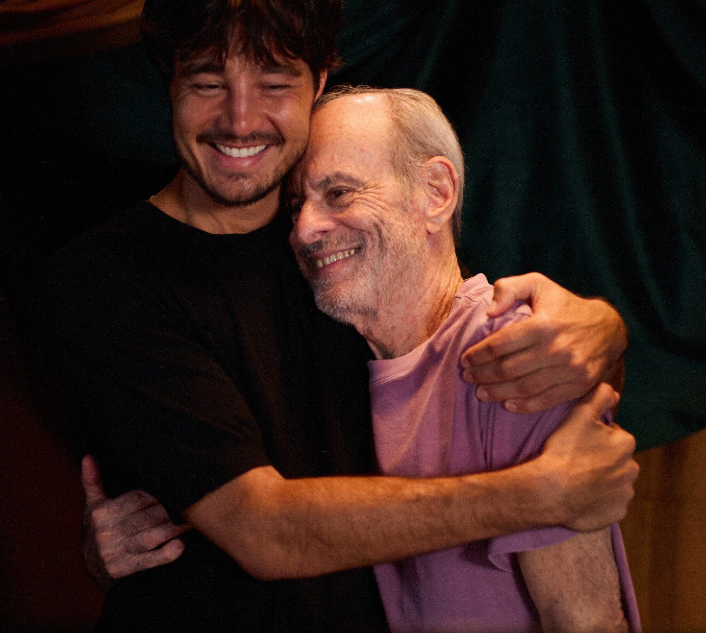 Tiago Iorc lançou em 27 de março a regravação do