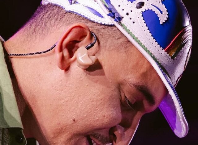 O cantor João Gomes lançou na noite de quinta-feira (19)