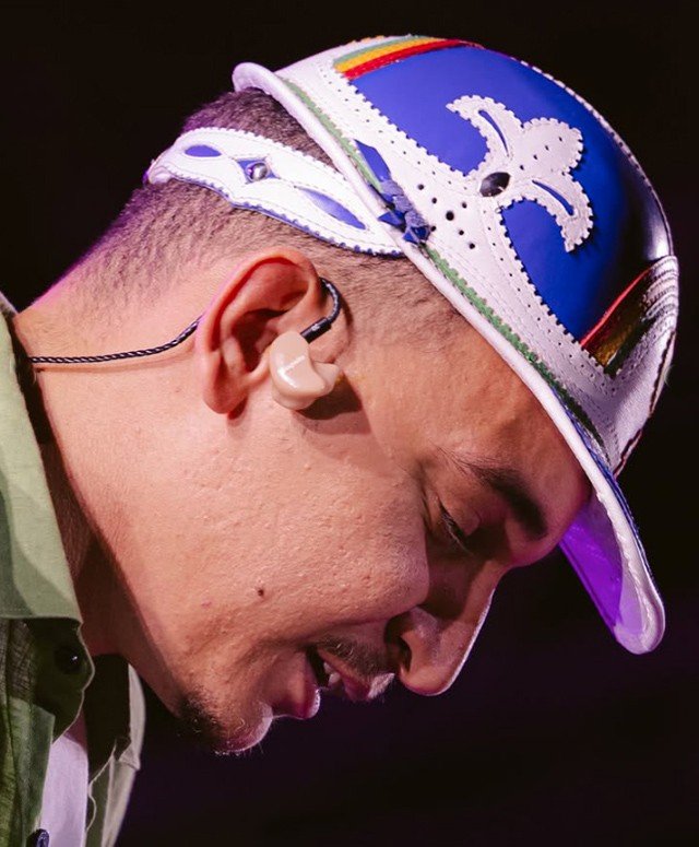 O cantor João Gomes lançou na noite de quinta-feira (19)