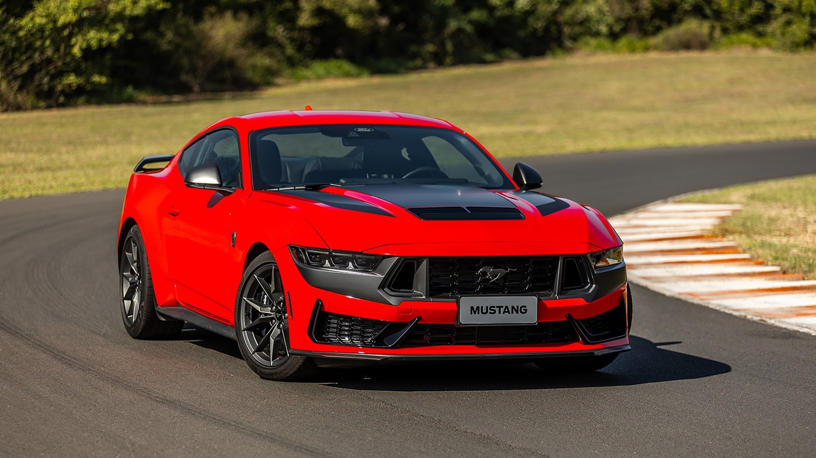 Ford Mustang Dark Horse custa R$ 649 mil no Brasil
