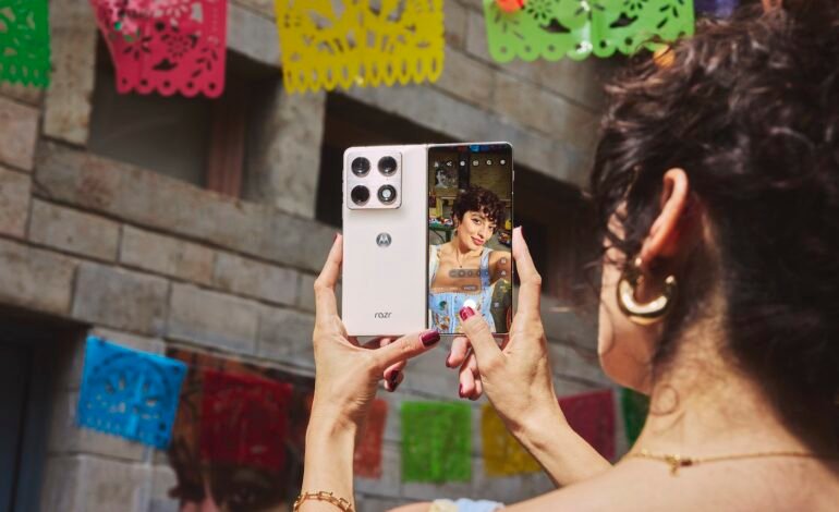 Motorola lança moto razr fold seu primeiro celular dobrável