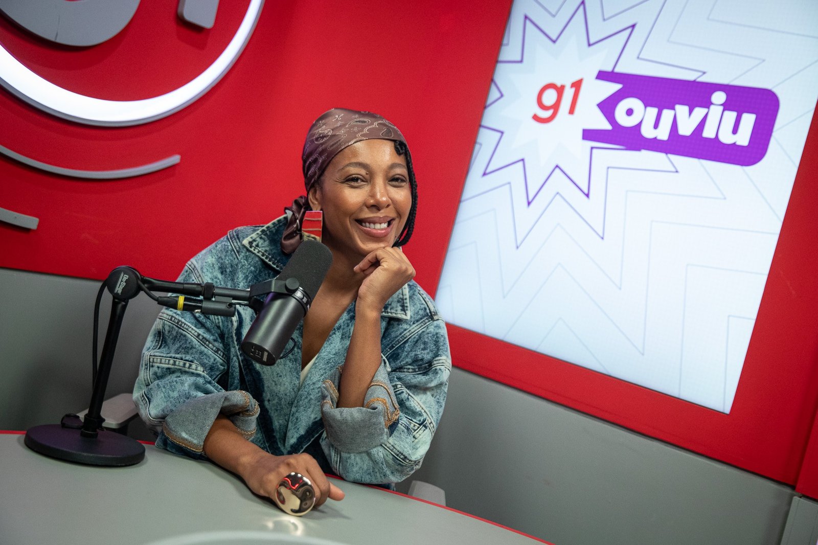 A cantora Negra Li revisitou sua trajetória de