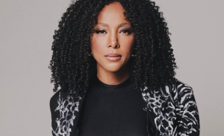 A cantora Negra Li foi entrevistada ao vivo no podcast