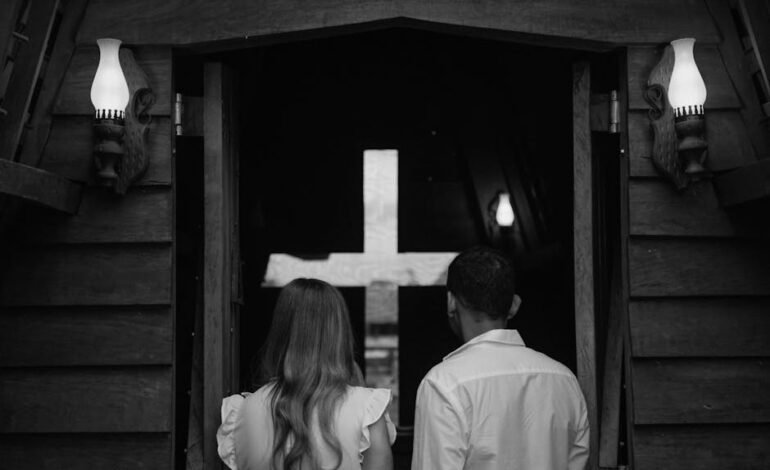 Uma mulher foi detida na tarde deste domingo