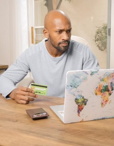 Os juros médios cobrados pelos bancos no cartão