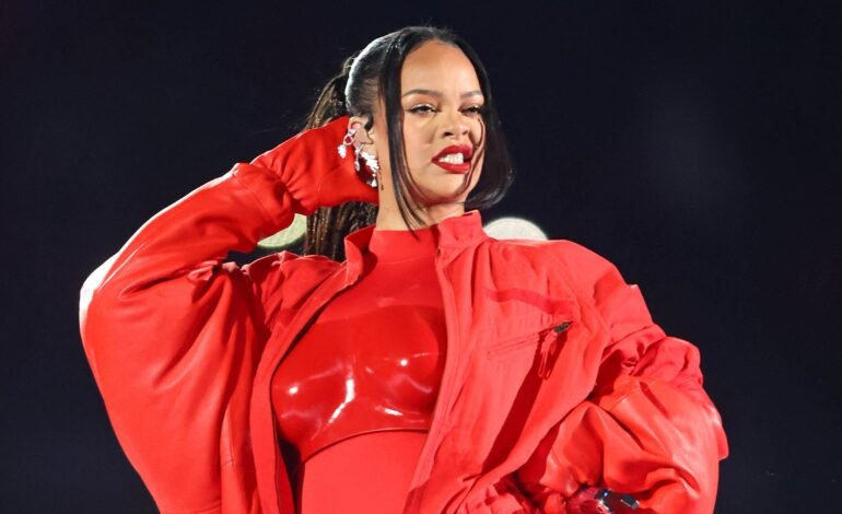 Uma mulher suspeita de atirar contra a casa