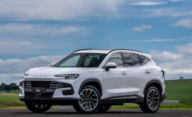 A Jetour iniciou nesta quarta-feira (18) suas operações ofic