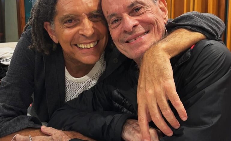 O cantor Marcos Sacramento iniciou em março de