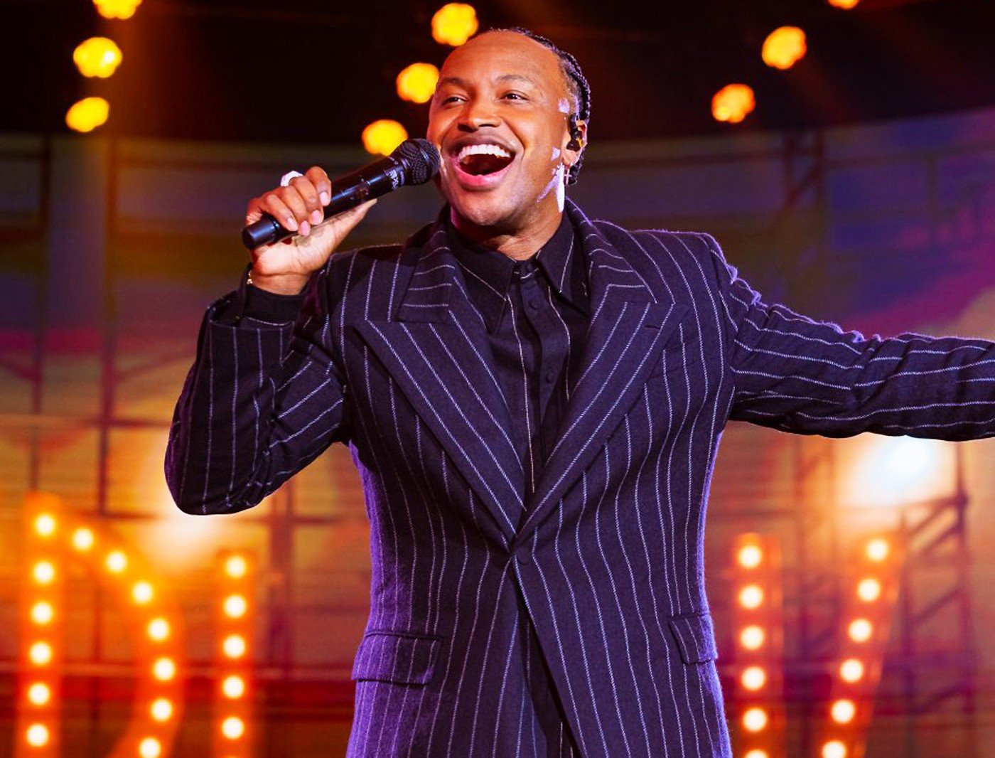 Thiaguinho lançou nesta sexta-feira (27) o álbum ao