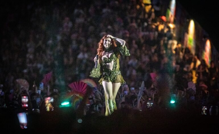 A cantora americana Chappell Roan realizou um show no segund