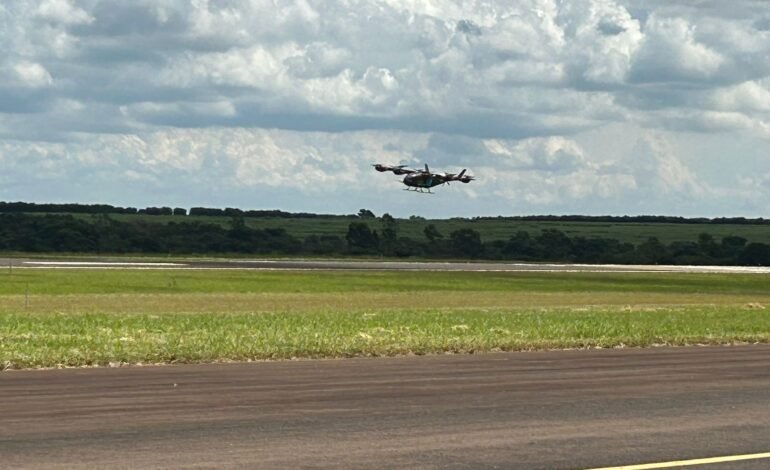 Embraer faz voo de demonstração de ‘carro voador’