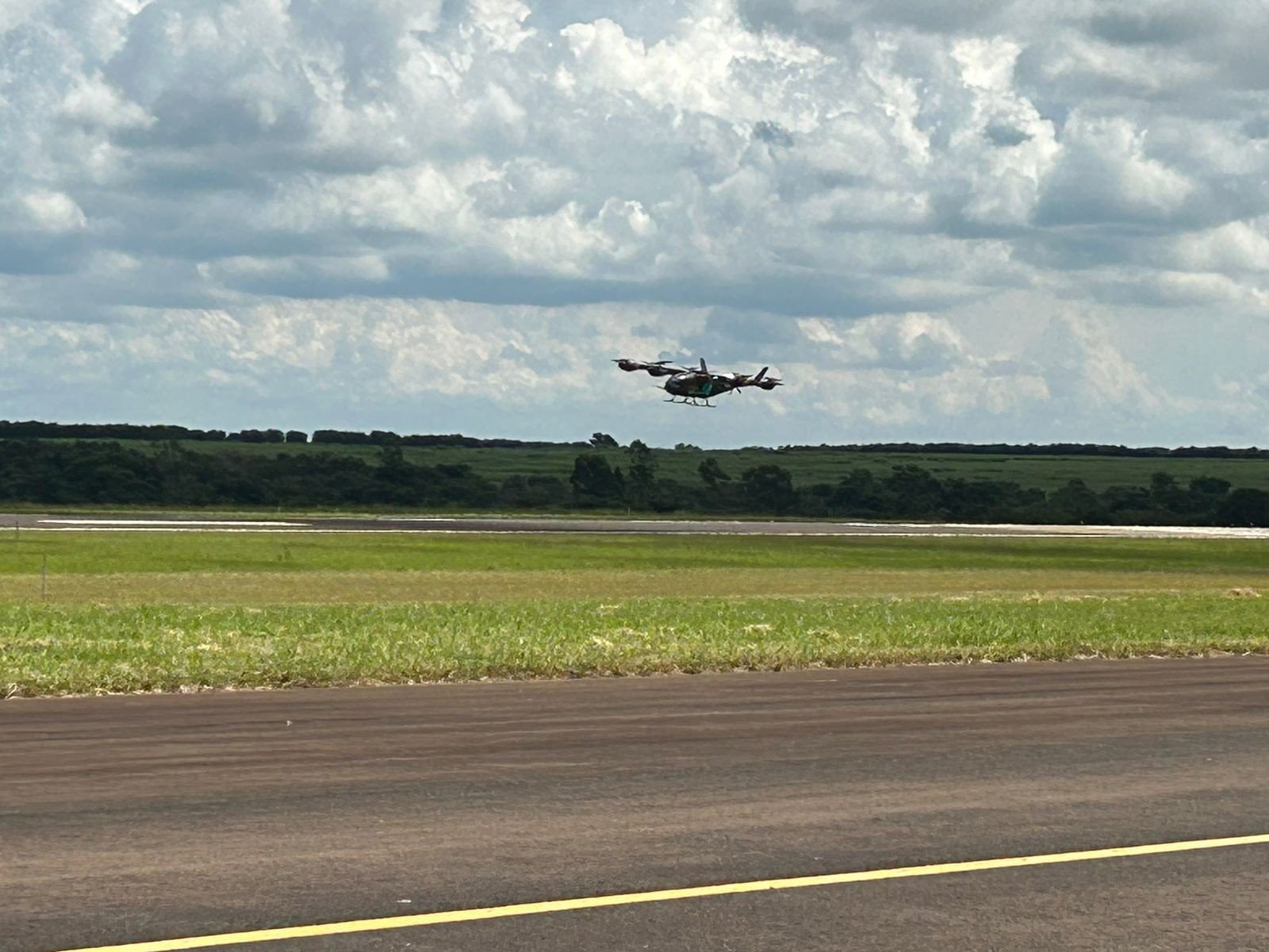 Embraer faz voo de demonstração de ‘carro voador’