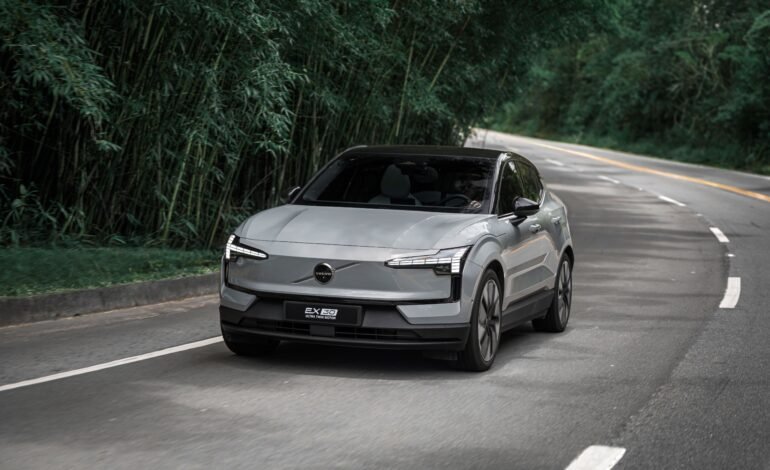 O Volvo EX30 Ultra Twin Motor, lançado recentemente