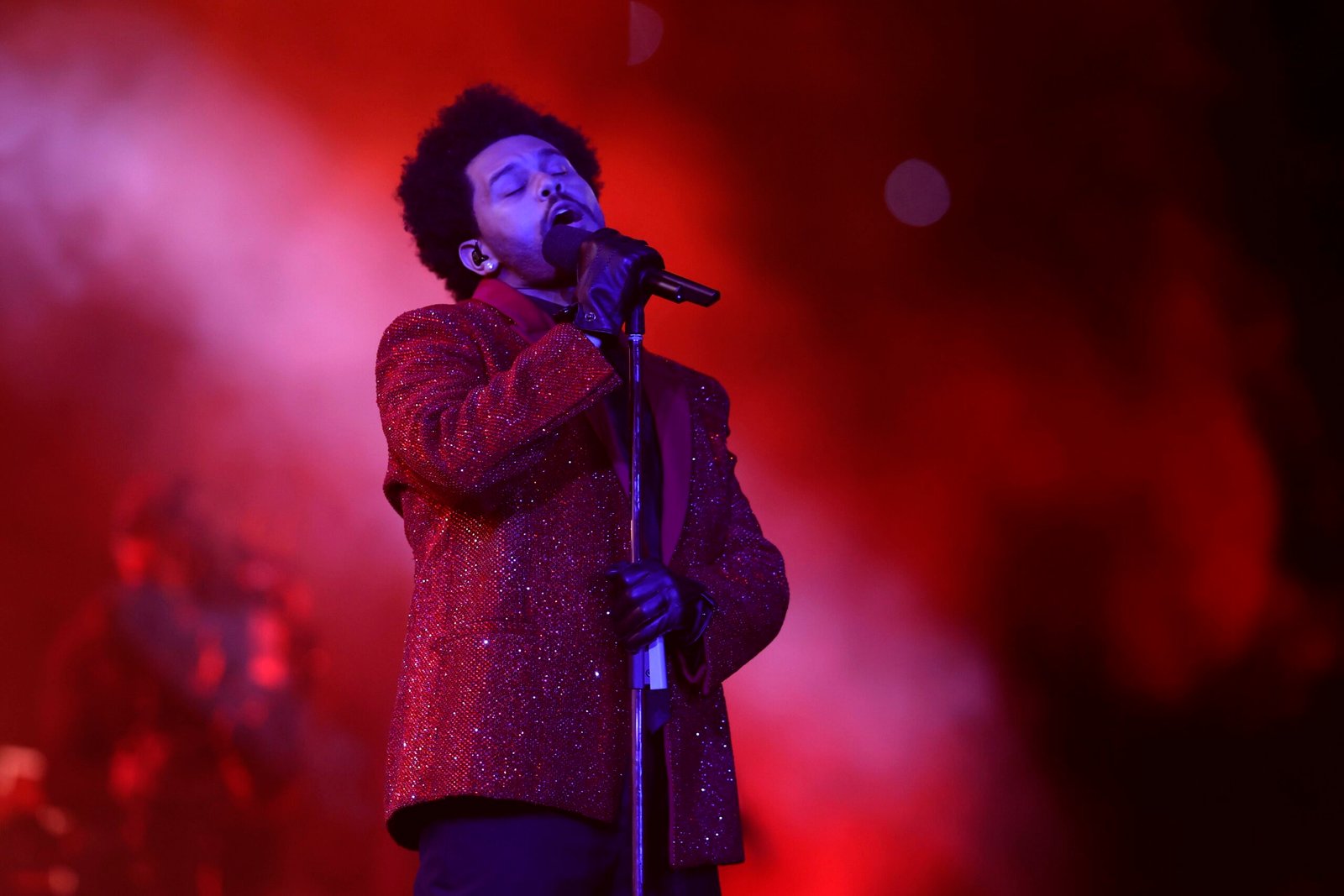 O cantor The Weeknd realiza dois shows no estádio do