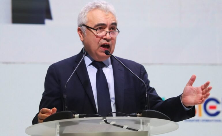 Governo novas medidas para tentar conter efeitos da