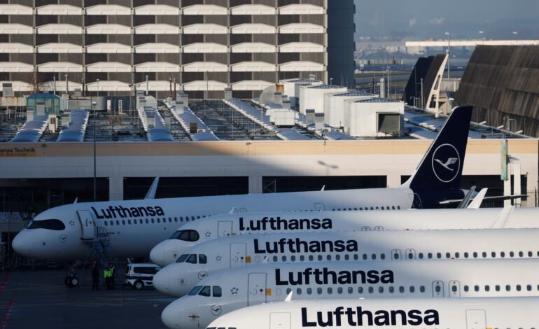 Comissários de voo da Lufthansa realizam greve desde