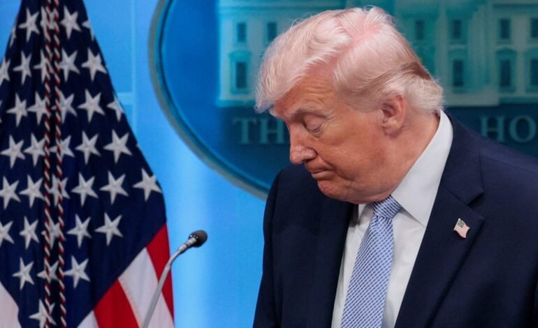 Preço do petróleo cai até 11 por cento após suspensão de ata