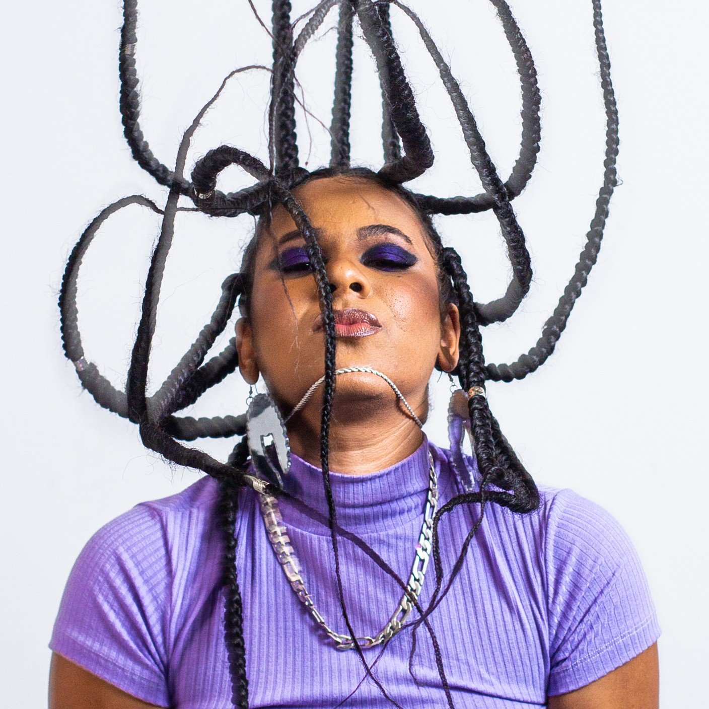 A rapper paulista Ju Dorotea lança nesta quarta-feira