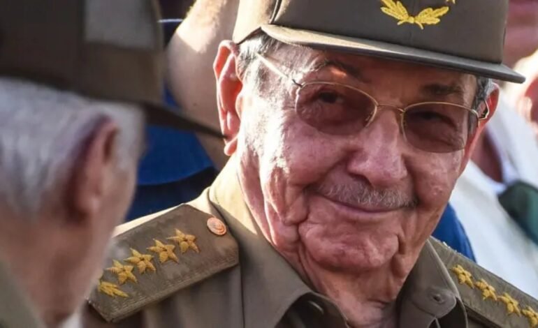Especialistas indicam o ex-presidente cubano Raúl Castro e
