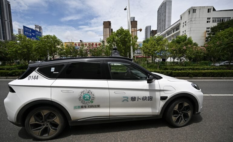 Na última terça-feira (31), diversos robotáxis do modelo