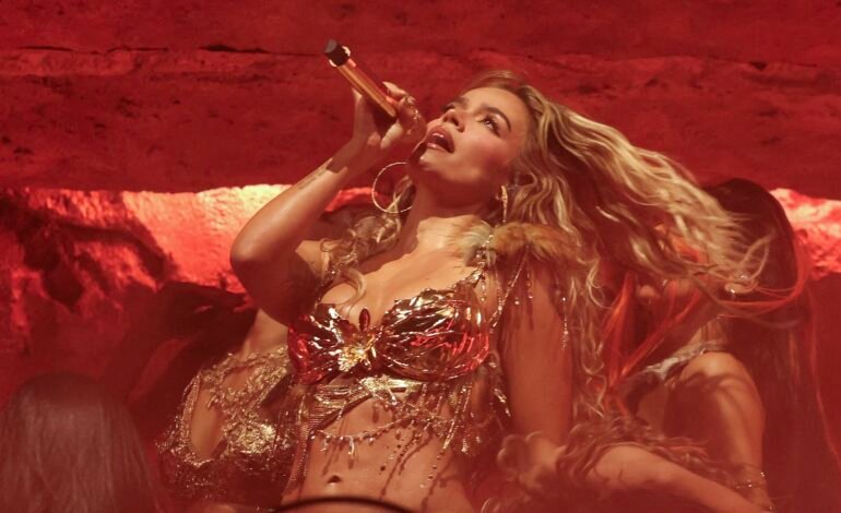 A cantora colombiana Karol G anunciou um show no Brasil