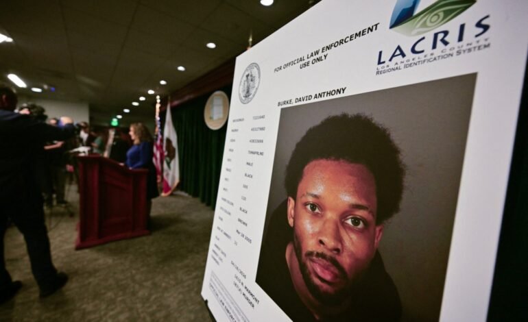 O cantor David Anthony Burke, conhecido como D4vd