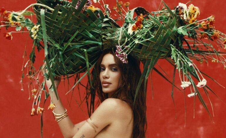 A cantora Anitta anunciou o lançamento do álbum