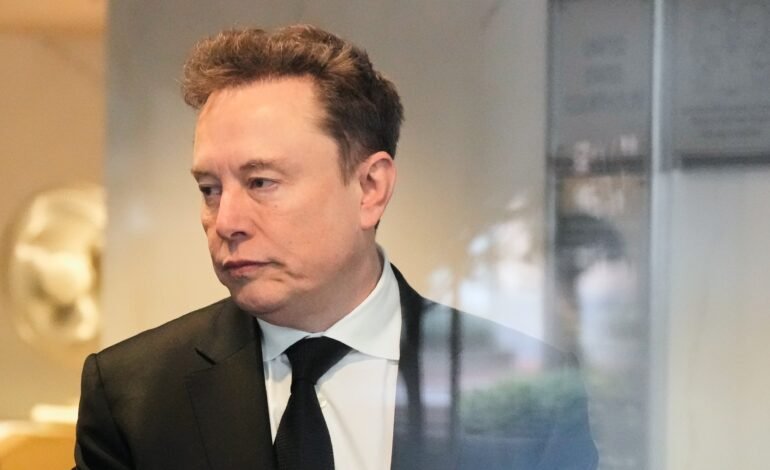 Elon Musk prestou depoimento nesta quinta-feira (30) durante