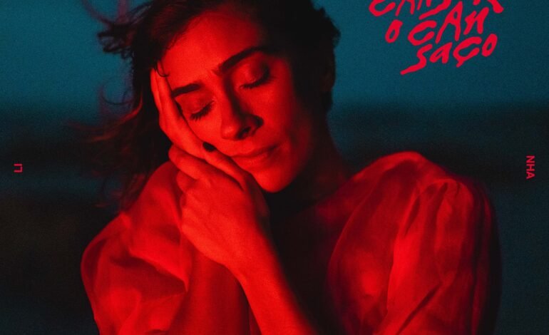 A cantora, compositora e atriz potiguar Juliana Linhares