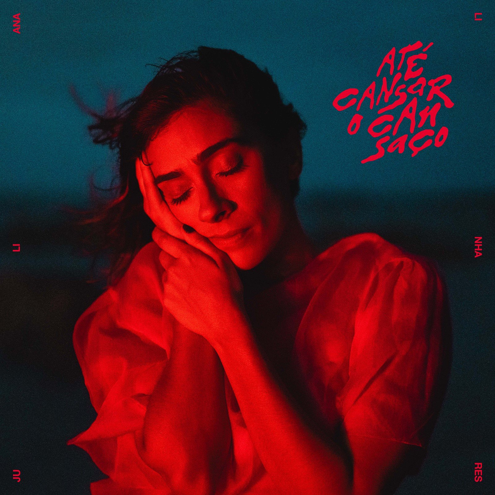 A cantora, compositora e atriz potiguar Juliana Linhares