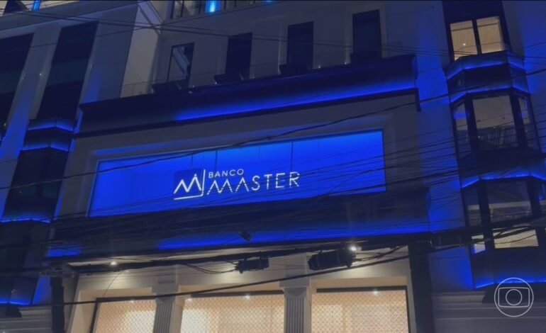 Mendonça mantém investigações do caso master sem contar com