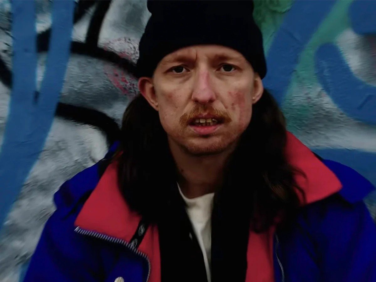 Brady Ebert, ex-guitarrista da banda Turnstile, foi preso