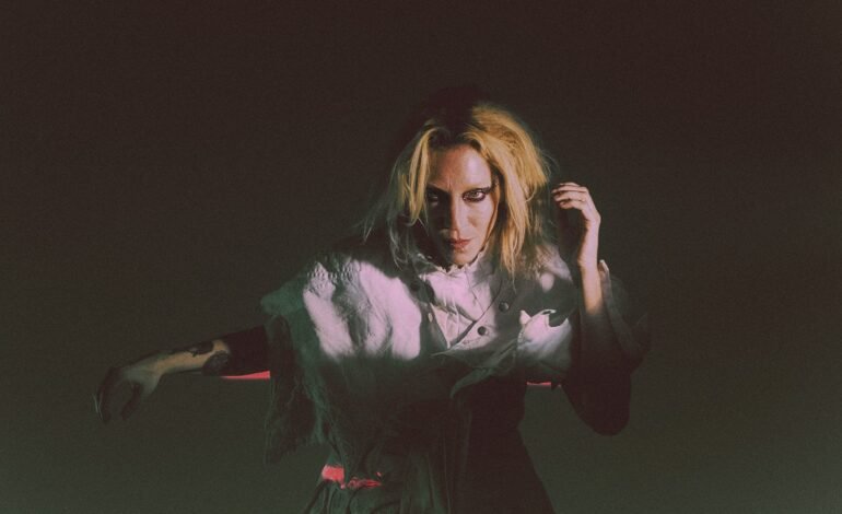 Buhr lança o sétimo álbum solo de estúdio, ‘Feixe de