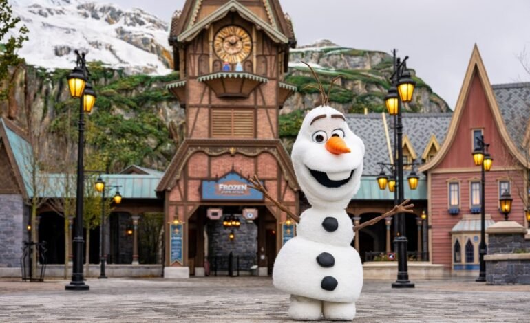 A Disneyland Paris inaugurou no domingo (29) o