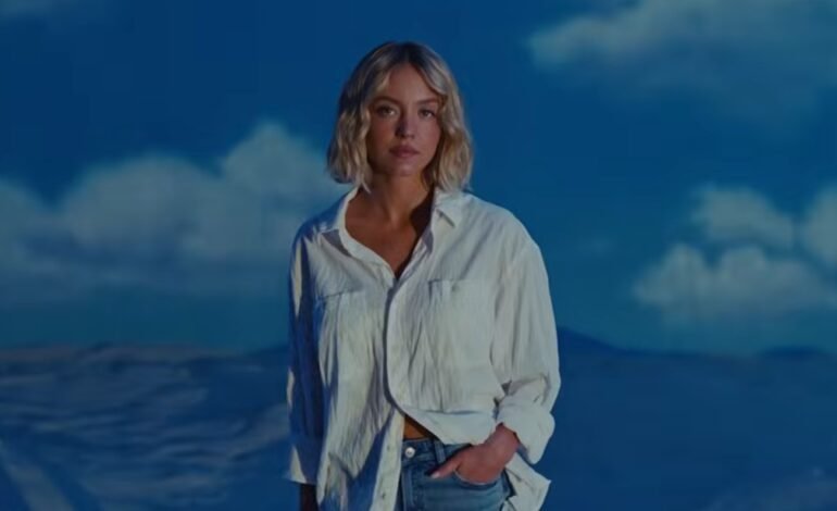 A atriz Sydney Sweeney voltou a participar de