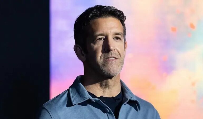 A Apple anunciou que John Ternus assumirá a