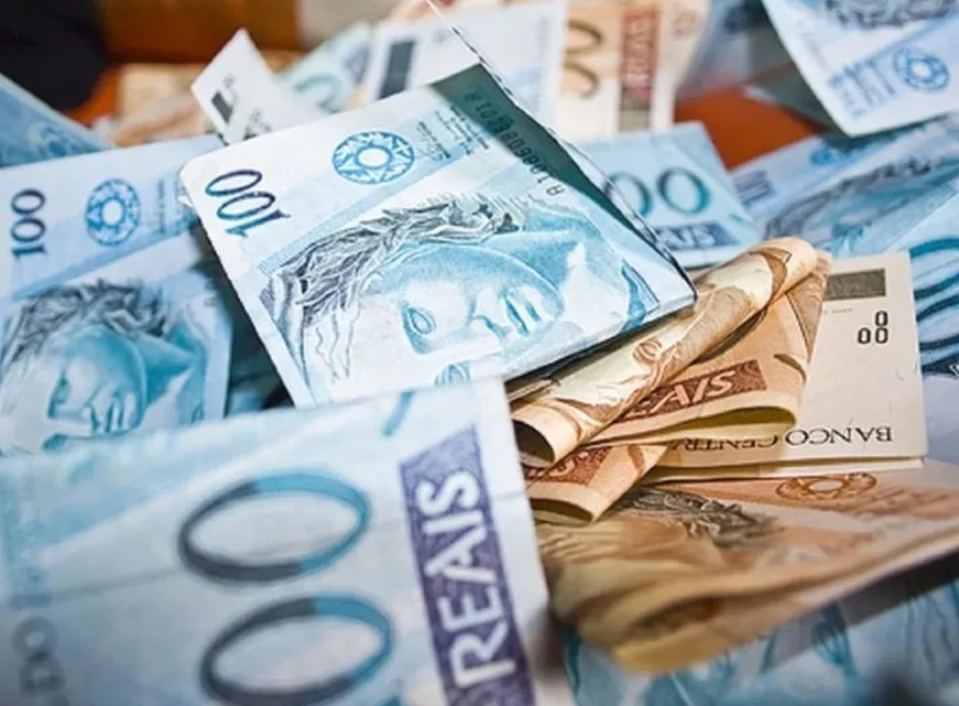 Mais da metade dos adultos brasileiros está com