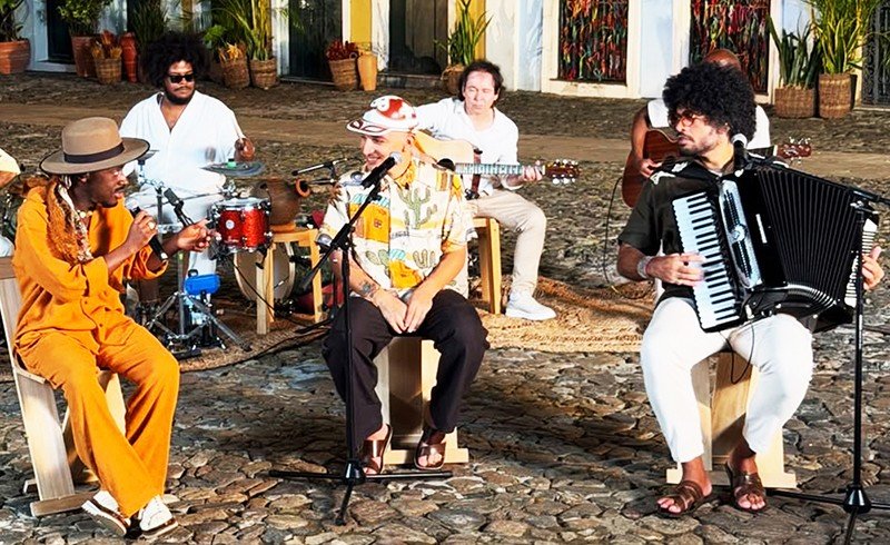 Os cantores João Gomes, Jota.Pê e Mestrinho lançam